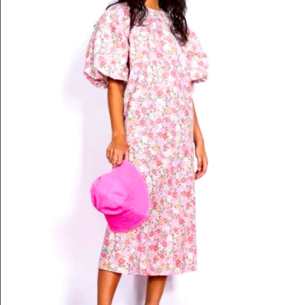 NWOT H&M Floral Puff Sleeved Dress